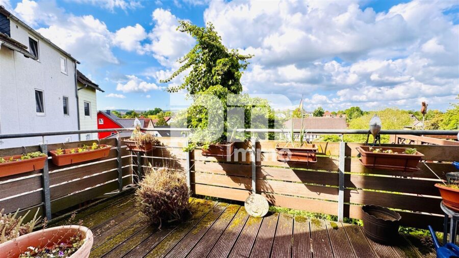 Ein- Zweifamilienhaus mit Innenhof, Balkon, Dachterrasse + Garage und zusätzliche Nutzflächen - WE1 Hochparterre Balkon / Panoramablick